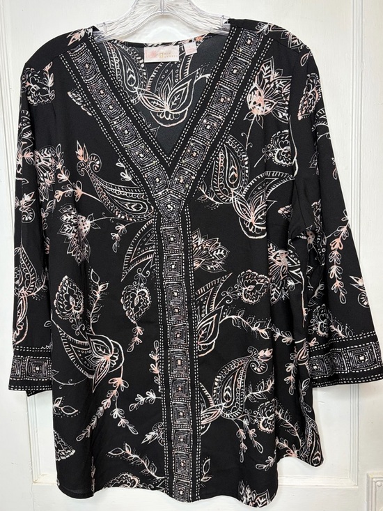 Belle by Kim Gravel Tops - Belle Kim Gravel Bandana Print Top Black White Pink Bling Boho Chic Sz L